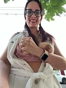 NataKitten Adlı Modelin Canlı XXX Sohbeti