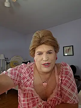 Victoriatv1: διαδικτυακό σόου στην κάμερα