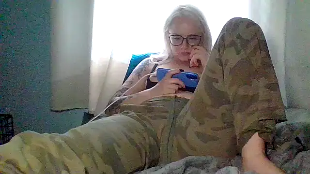 sluttypumpkin's Webcam Show