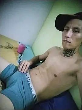 הופעת וובקאם של Darks3xxx