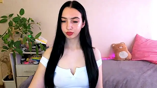 WildKittenX_ Adlı Modelin Canlı XXX Sohbeti