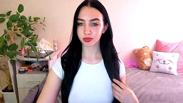 WildKittenX_ Adlı Modelin Canlı XXX Sohbeti