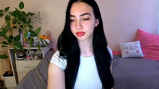 WildKittenX_ 即時 XXX 聊天