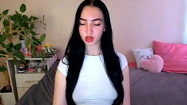WildKittenX_'s Live XXX Chat