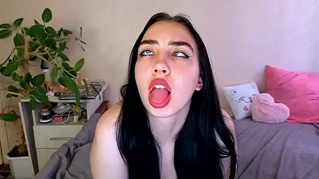 Czat XXX na żywo – WildKittenX_