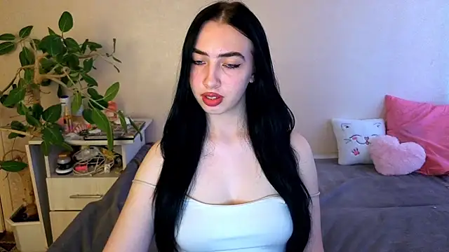Czat XXX na żywo – WildKittenX_