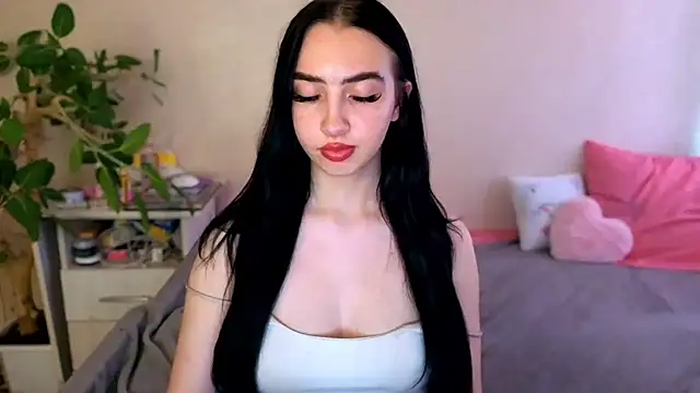 צ'אט XXX בשידור חי של WildKittenX_