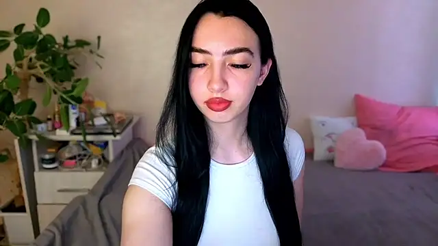 WildKittenX_ XXX чат на живо