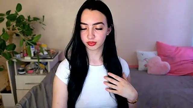 Show modela WildKittenX_ na web-kameri