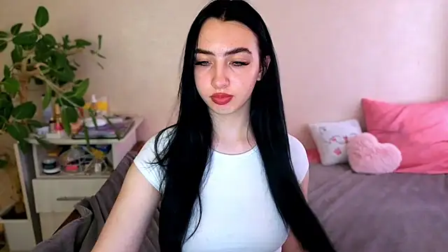 צ'אט XXX בשידור חי של WildKittenX_