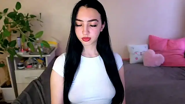 WildKittenX_'s Live XXX Chat