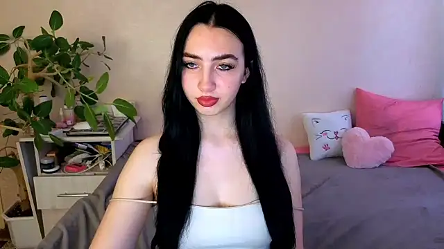 WildKittenX_ élő XXX-chatje