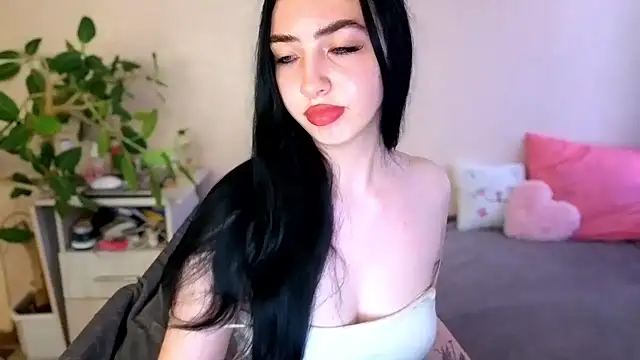WildKittenX_のライブXXXチャット