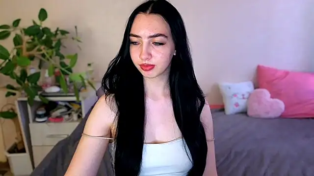 Show modela WildKittenX_ na web-kameri