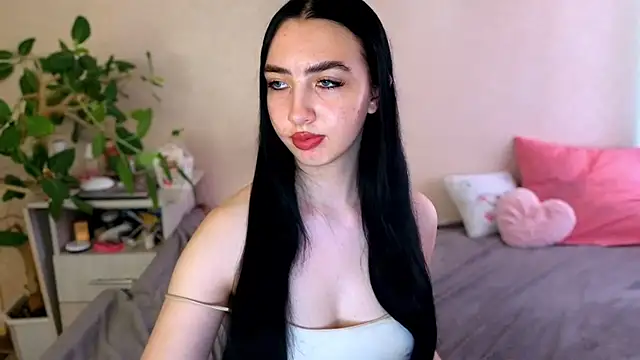 WildKittenX_ – Live XXX-chat