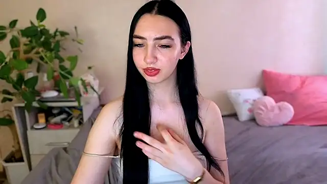 WildKittenX_ live XXX chat