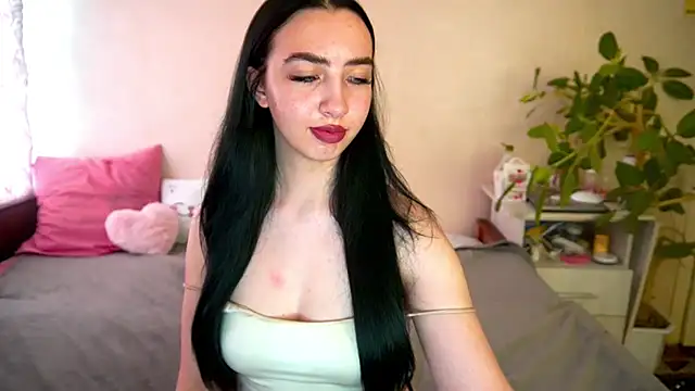 WildKittenX_のライブXXXチャット