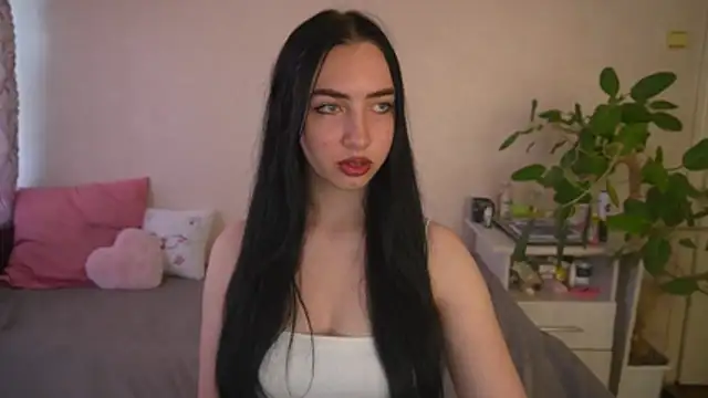 Chat +18 de WildKittenX_ ao vivo
