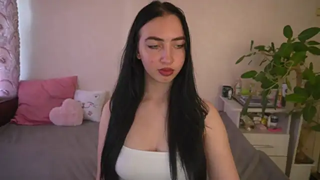 WildKittenX_ লাইভ XXX চ্যাট