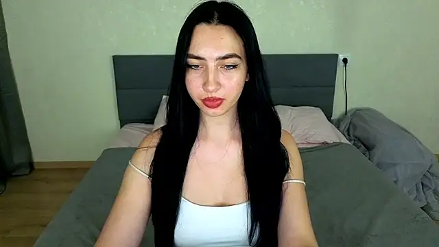 צ'אט XXX בשידור חי של WildKittenX_