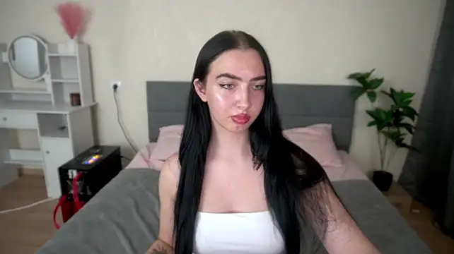 WildKittenX_ Adlı Modelin Web Kamerası Şovu