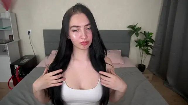 WildKittenX_ Show in webcam
