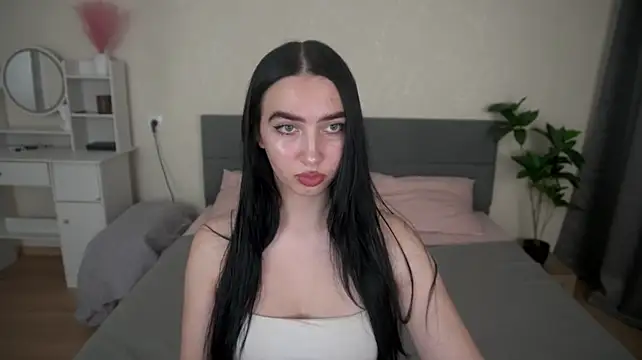 צ'אט XXX בשידור חי של WildKittenX_