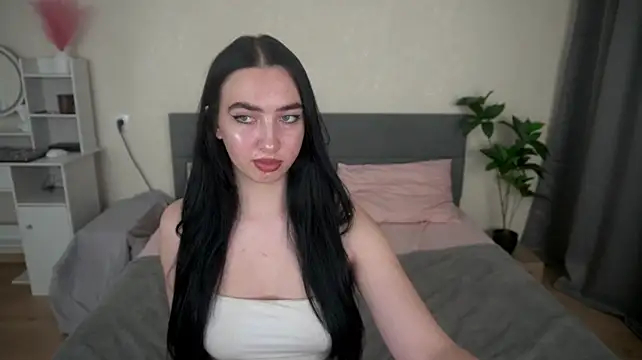 WildKittenX_'s Live XXX Chat