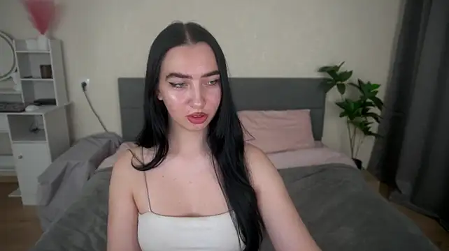 XXX chat uživo modela WildKittenX_