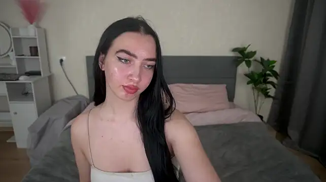 Show modela WildKittenX_ na web-kameri