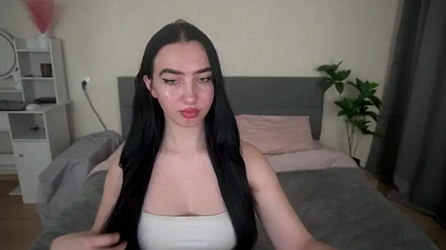 Show modela WildKittenX_ na web-kameri