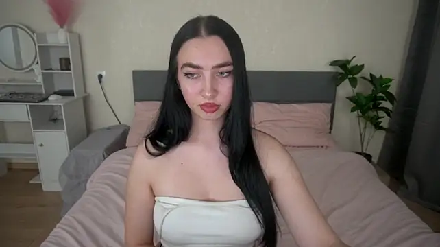 دردشة WildKittenX_ الجنسية المباشرة