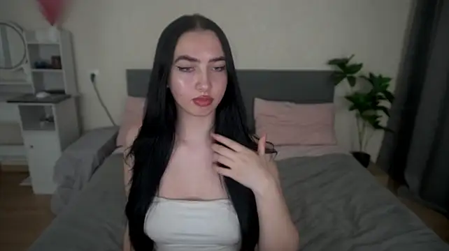 دردشة WildKittenX_ الجنسية المباشرة