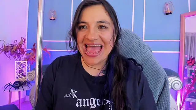 TaraTaylorr's Live XXX Chat