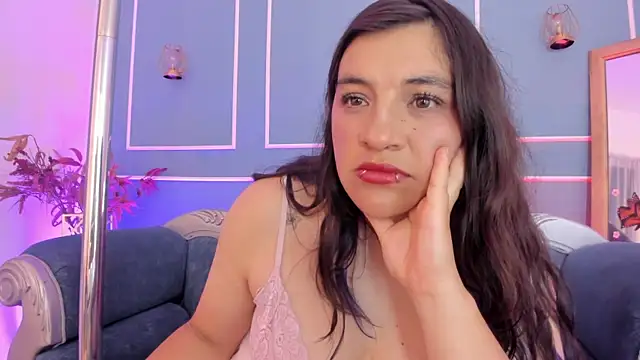 Chatroom XXX en direct de TaraTaylorr