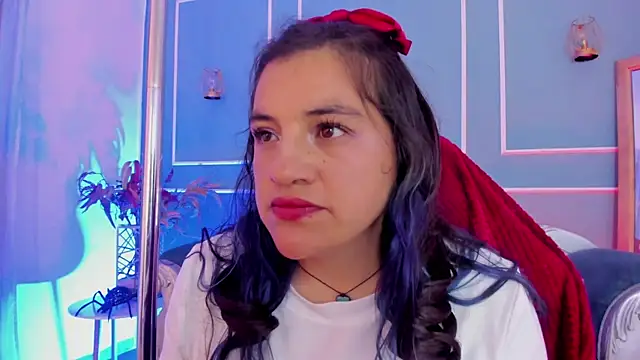 Show modela TaraTaylorr na web-kameri