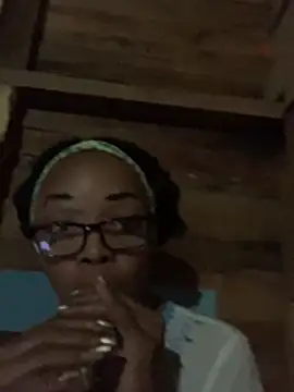 Ladyzee25's Live XXX Chat