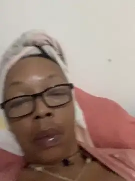 Ladyzee25 Chat XXX live