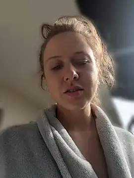 SweetSeraphine Webcam-Show