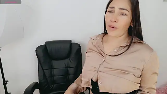 luna_lgomez_'s Webcam Show
