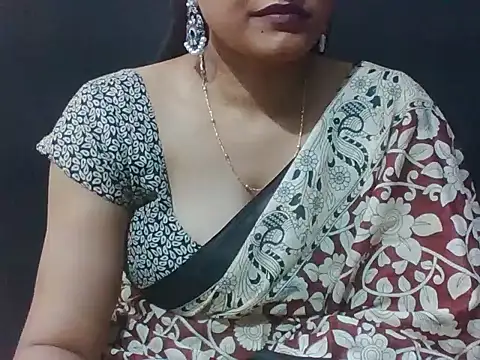 Chat +18 de Thilothama_Vaishu ao vivo