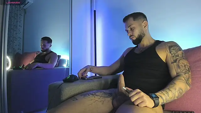 nicholasX1's Live XXX Chat