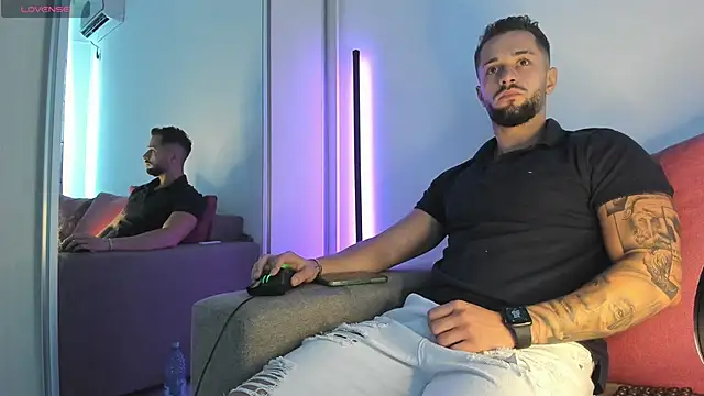 nicholasX1: онлайн-секс-чат