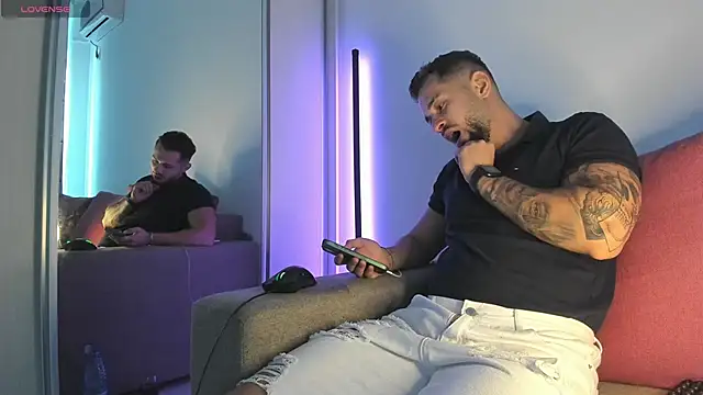 nicholasX1 Live XXX-Chat