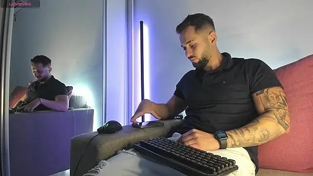 nicholasX1 Live XXX-Chat
