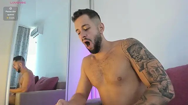 nicholasX1 Show Webcam