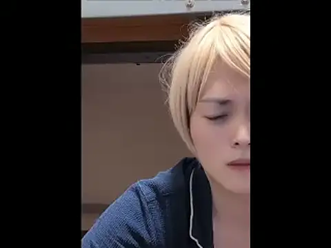 Show modela mgnhiroyuki na web-kameri