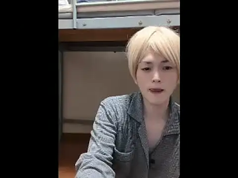 הופעת וובקאם של mgnhiroyuki