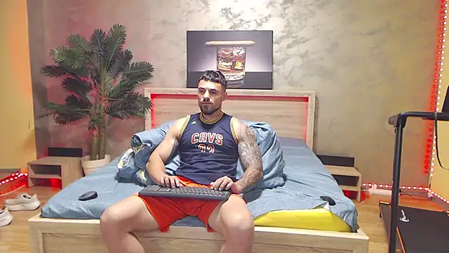 Tiberius_hunk: διαδικτυακό σ όου στην κάμερα
