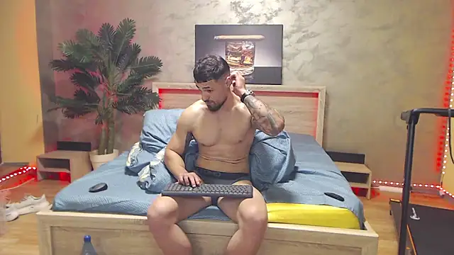 Show de Tiberius_hunk na webcam